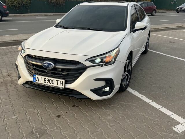 Белый Субару Легаси, объемом двигателя 2.5 л и пробегом 136 тыс. км за 21500 $, фото 1 на Automoto.ua