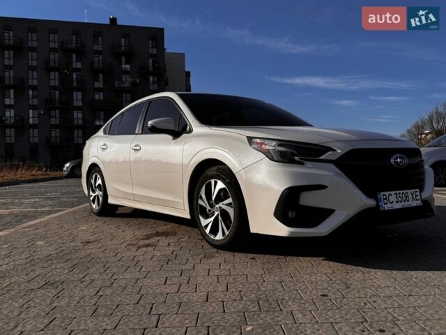 Белый Субару Легаси, объемом двигателя 2.5 л и пробегом 17 тыс. км за 23800 $, фото 1 на Automoto.ua