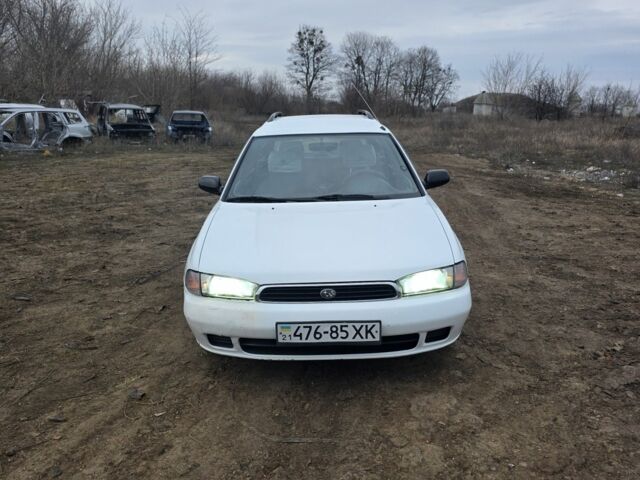 Белый Субару Легаси, объемом двигателя 2 л и пробегом 117 тыс. км за 2300 $, фото 1 на Automoto.ua