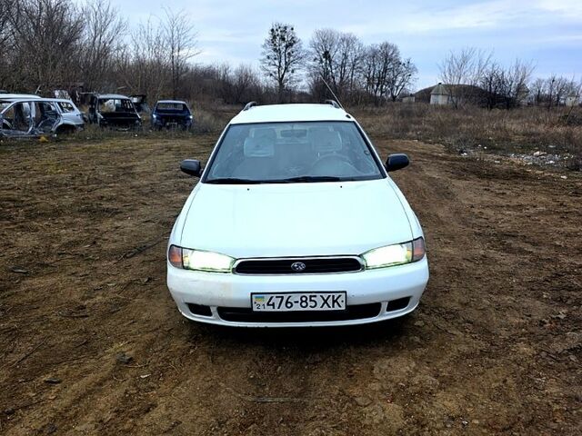 Белый Субару Легаси, объемом двигателя 2 л и пробегом 117 тыс. км за 2300 $, фото 1 на Automoto.ua