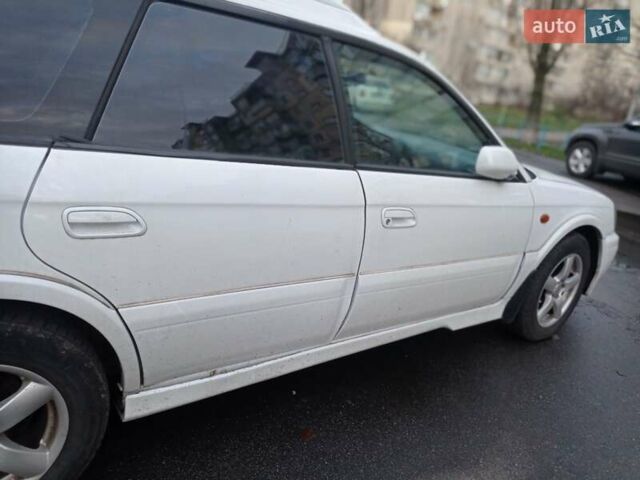 Белый Субару Легаси, объемом двигателя 2.5 л и пробегом 290 тыс. км за 4100 $, фото 1 на Automoto.ua