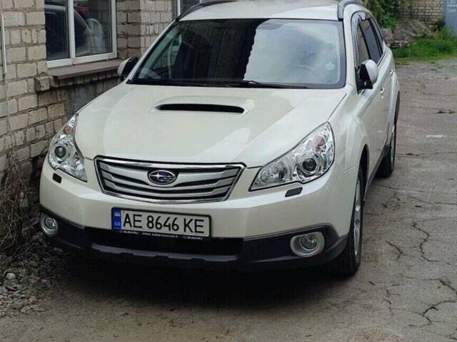 Білий Субару Легасі, об'ємом двигуна 2 л та пробігом 310 тис. км за 9000 $, фото 1 на Automoto.ua