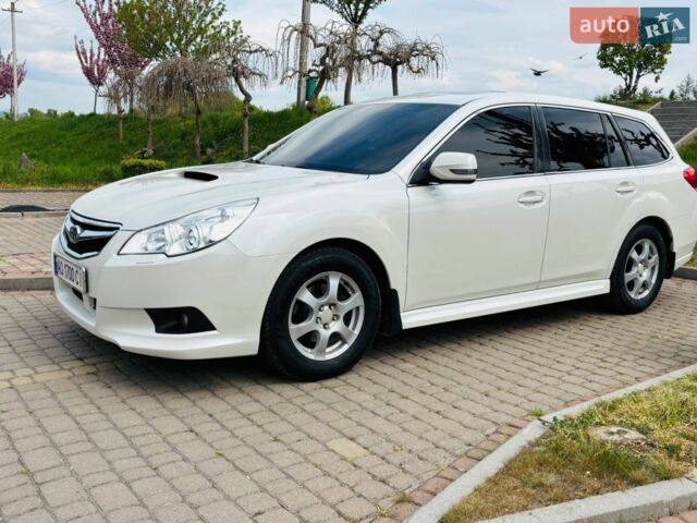 Білий Субару Легасі, об'ємом двигуна 2 л та пробігом 320 тис. км за 7350 $, фото 1 на Automoto.ua