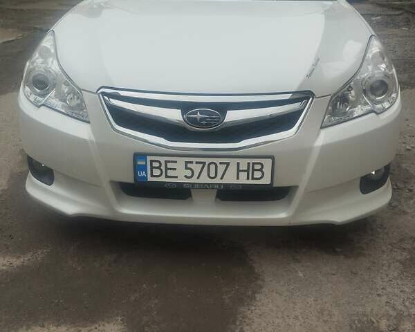 Белый Субару Легаси, объемом двигателя 1.99 л и пробегом 155 тыс. км за 8000 $, фото 1 на Automoto.ua