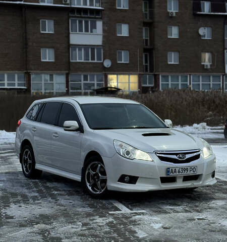 Белый Субару Легаси, объемом двигателя 2 л и пробегом 225 тыс. км за 8500 $, фото 1 на Automoto.ua