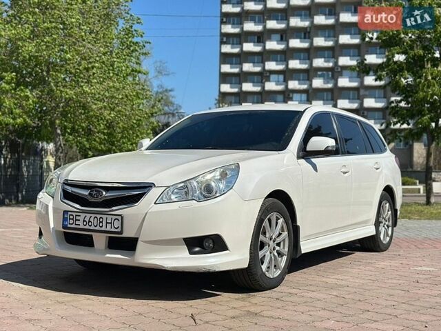 Белый Субару Легаси, объемом двигателя 2.46 л и пробегом 180 тыс. км за 9999 $, фото 1 на Automoto.ua