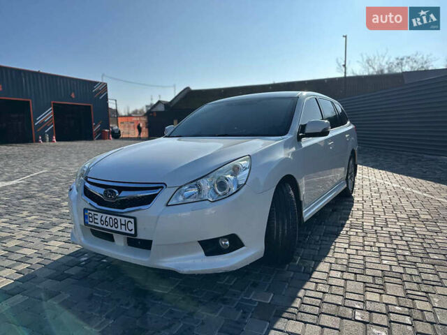 Білий Субару Легасі, об'ємом двигуна 2.46 л та пробігом 180 тис. км за 10199 $, фото 1 на Automoto.ua