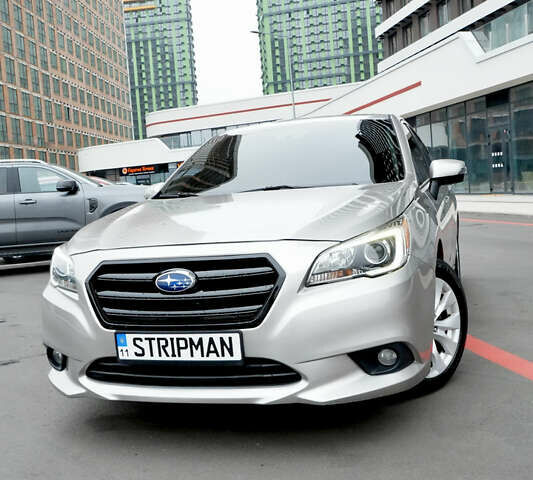 Бежевый Субару Легаси, объемом двигателя 2.46 л и пробегом 140 тыс. км за 12400 $, фото 1 на Automoto.ua