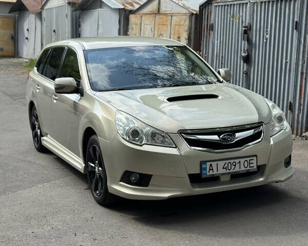 Бежевий Субару Легасі, об'ємом двигуна 1.99 л та пробігом 245 тис. км за 7000 $, фото 1 на Automoto.ua