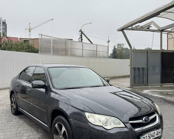 Чорний Субару Легасі, об'ємом двигуна 2 л та пробігом 229 тис. км за 3400 $, фото 1 на Automoto.ua