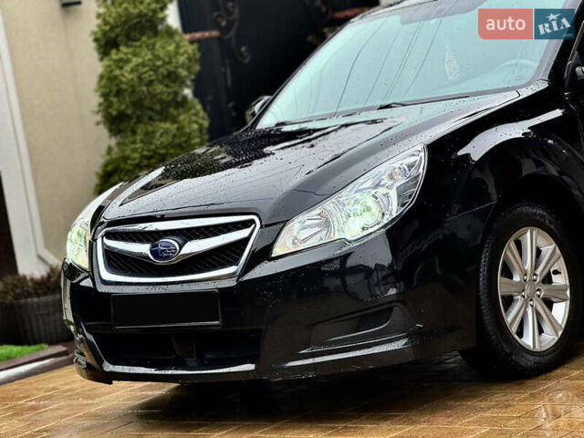 Черный Субару Легаси, объемом двигателя 2.5 л и пробегом 151 тыс. км за 7700 $, фото 1 на Automoto.ua