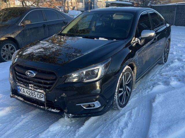 Черный Субару Легаси, объемом двигателя 2.5 л и пробегом 188 тыс. км за 13500 $, фото 1 на Automoto.ua