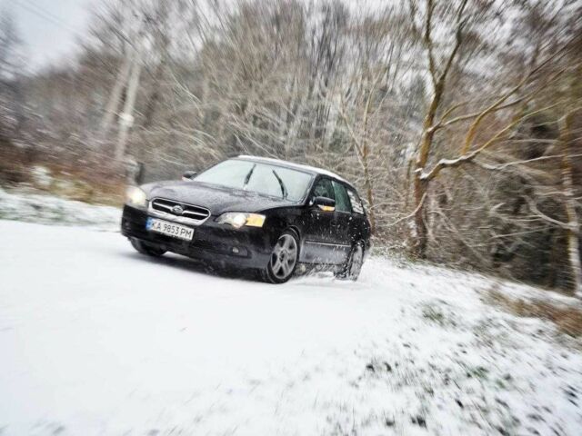 Черный Субару Легаси, объемом двигателя 3 л и пробегом 265 тыс. км за 6000 $, фото 1 на Automoto.ua