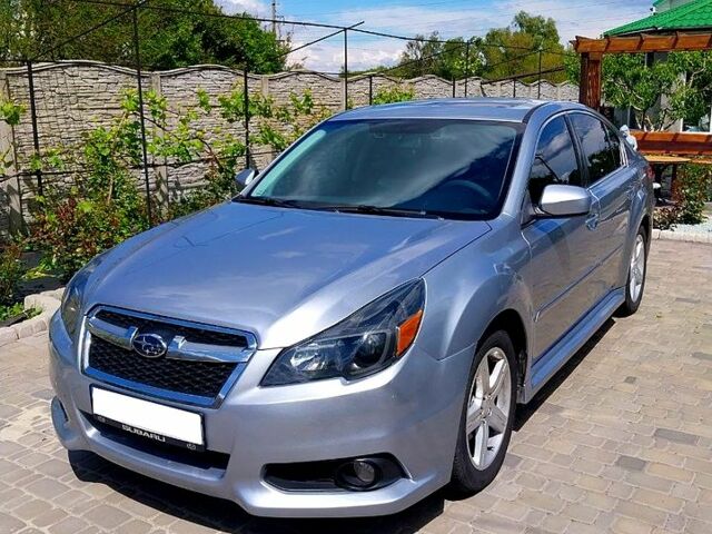 Субару Легаси, объемом двигателя 2.5 л и пробегом 145 тыс. км за 12500 $, фото 1 на Automoto.ua