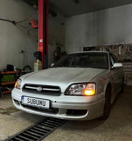 Серый Субару Легаси, объемом двигателя 1.99 л и пробегом 302 тыс. км за 3100 $, фото 1 на Automoto.ua