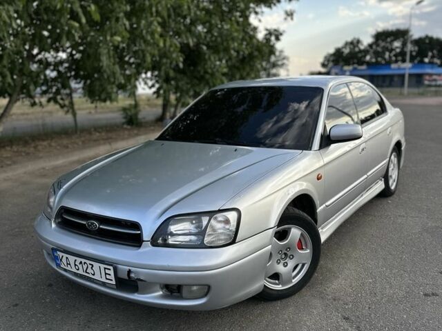 Серый Субару Легаси, объемом двигателя 2 л и пробегом 318 тыс. км за 3500 $, фото 1 на Automoto.ua