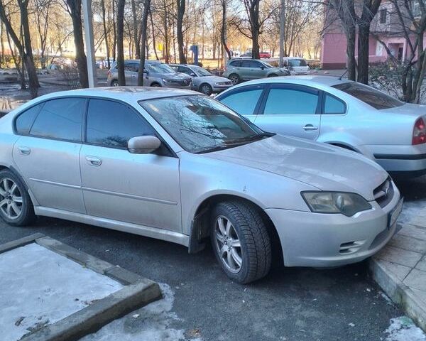 Серый Субару Легаси, объемом двигателя 2 л и пробегом 270 тыс. км за 3500 $, фото 1 на Automoto.ua