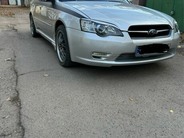 Сірий Субару Легасі, об'ємом двигуна 2 л та пробігом 185 тис. км за 10000 $, фото 1 на Automoto.ua