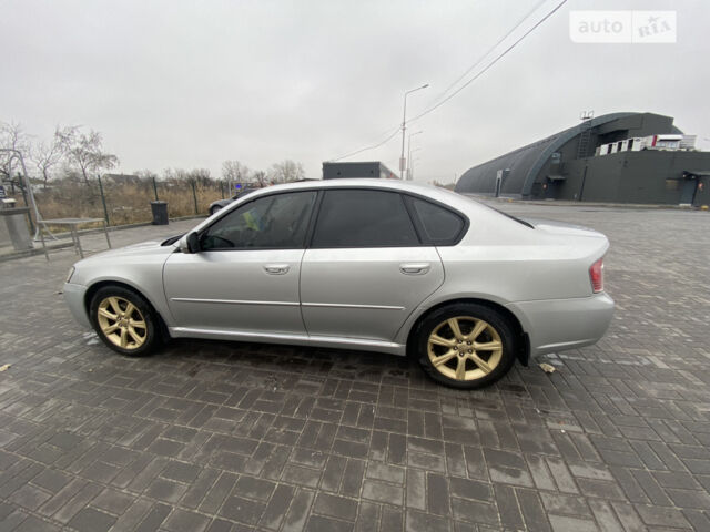 Сірий Субару Легасі, об'ємом двигуна 2.99 л та пробігом 320 тис. км за 5000 $, фото 1 на Automoto.ua