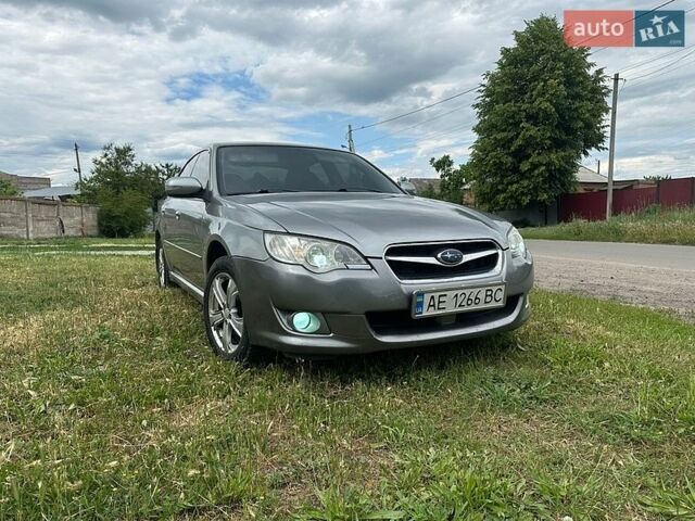 Серый Субару Легаси, объемом двигателя 2 л и пробегом 390 тыс. км за 4700 $, фото 1 на Automoto.ua