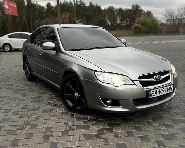 Серый Субару Легаси, объемом двигателя 2 л и пробегом 237 тыс. км за 7000 $, фото 1 на Automoto.ua