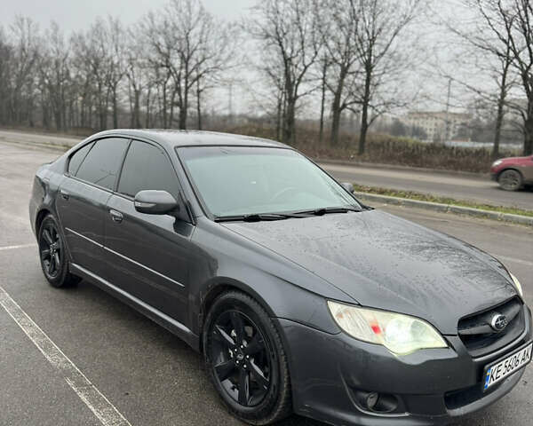 Сірий Субару Легасі, об'ємом двигуна 2 л та пробігом 250 тис. км за 6500 $, фото 1 на Automoto.ua