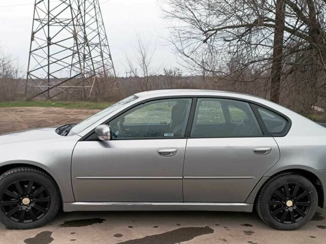 Серый Субару Легаси, объемом двигателя 2 л и пробегом 220 тыс. км за 5000 $, фото 1 на Automoto.ua