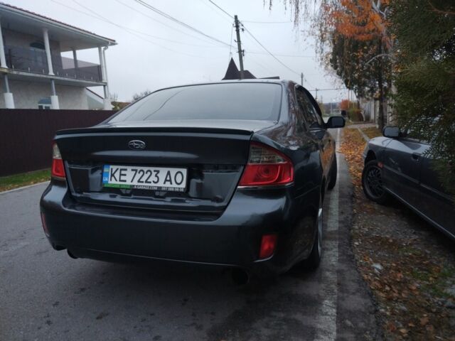 Серый Субару Легаси, объемом двигателя 2 л и пробегом 212 тыс. км за 6000 $, фото 1 на Automoto.ua