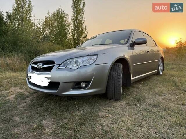 Серый Субару Легаси, объемом двигателя 2 л и пробегом 75 тыс. км за 8500 $, фото 1 на Automoto.ua