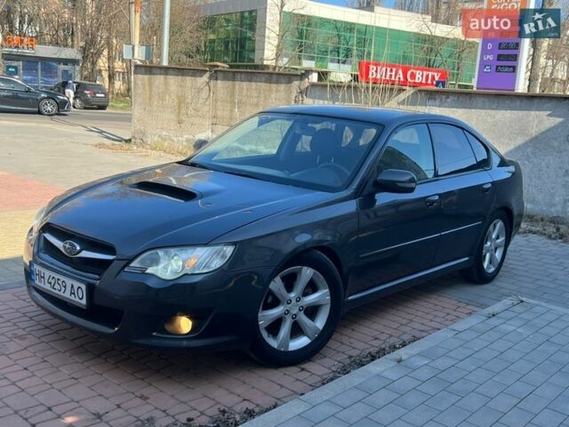 Серый Субару Легаси, объемом двигателя 2.46 л и пробегом 250 тыс. км за 3890 $, фото 1 на Automoto.ua