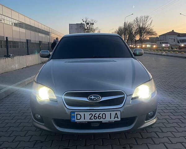 Серый Субару Легаси, объемом двигателя 2 л и пробегом 140 тыс. км за 6500 $, фото 1 на Automoto.ua