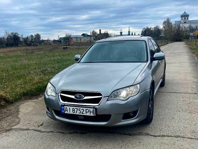 Серый Субару Легаси, объемом двигателя 2 л и пробегом 275 тыс. км за 4000 $, фото 1 на Automoto.ua
