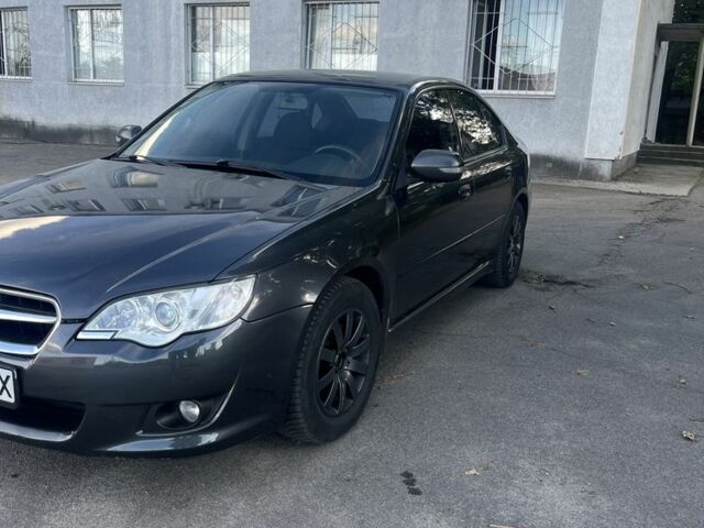 Сірий Субару Легасі, об'ємом двигуна 2 л та пробігом 170 тис. км за 7200 $, фото 1 на Automoto.ua