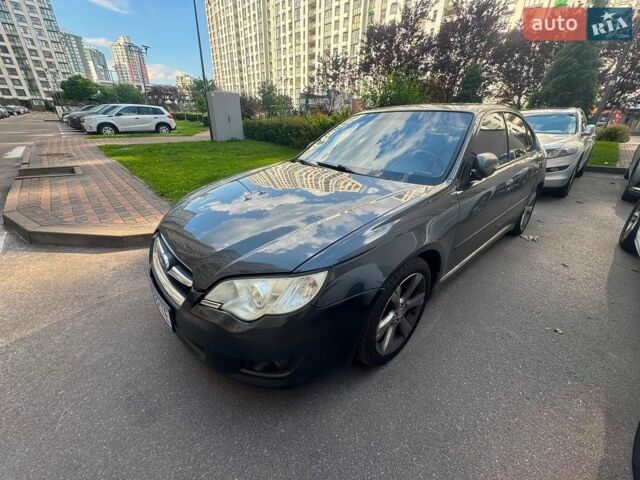 Серый Субару Легаси, объемом двигателя 2 л и пробегом 240 тыс. км за 5500 $, фото 1 на Automoto.ua