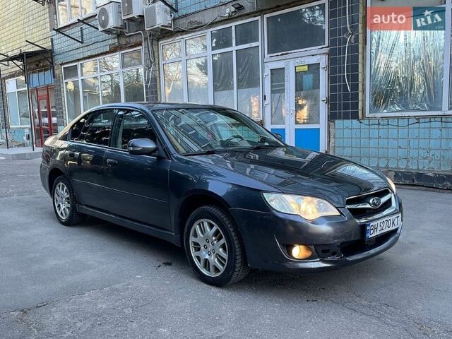 Серый Субару Легаси, объемом двигателя 2 л и пробегом 200 тыс. км за 3800 $, фото 1 на Automoto.ua