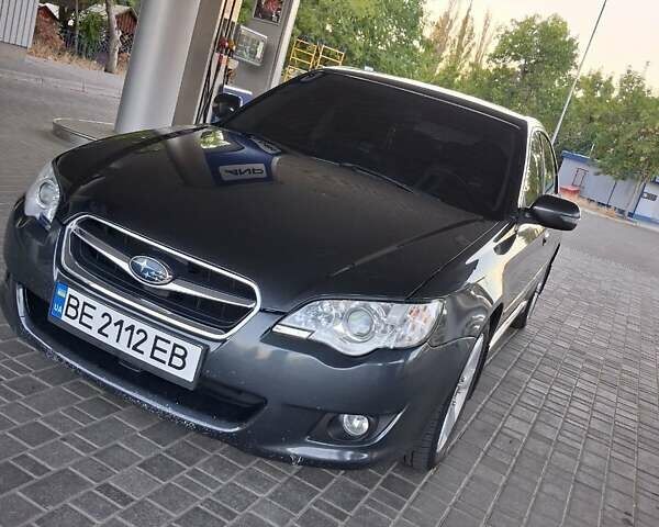 Серый Субару Легаси, объемом двигателя 2.46 л и пробегом 300 тыс. км за 6000 $, фото 1 на Automoto.ua