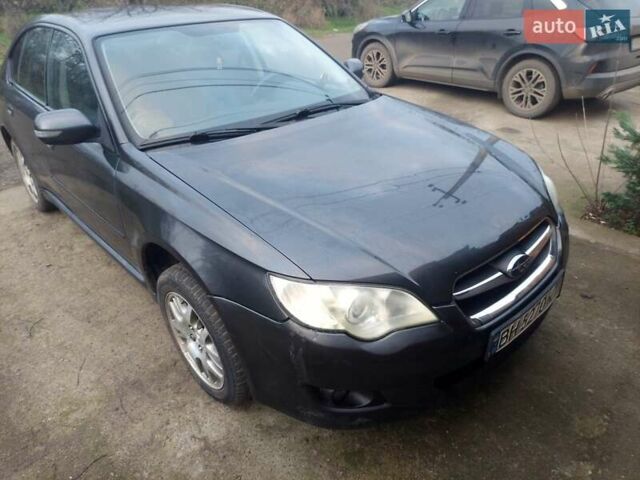 Серый Субару Легаси, объемом двигателя 1.99 л и пробегом 180 тыс. км за 4600 $, фото 1 на Automoto.ua