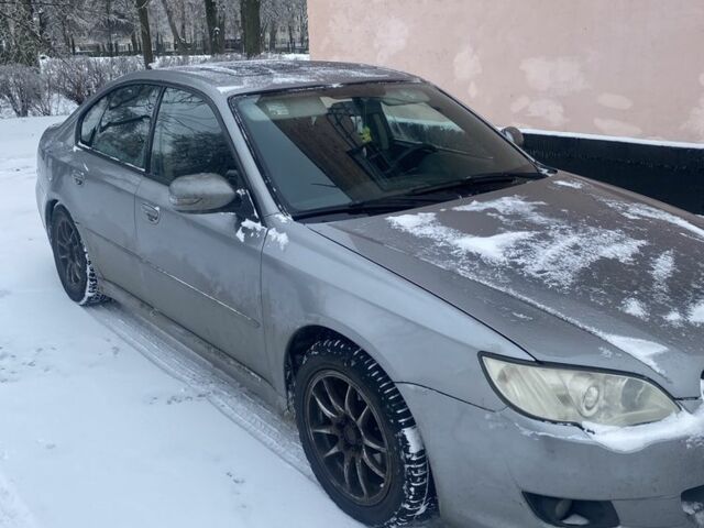 Сірий Субару Легасі, об'ємом двигуна 2 л та пробігом 267 тис. км за 2750 $, фото 1 на Automoto.ua
