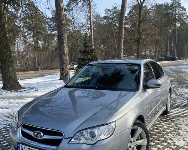 Серый Субару Легаси, объемом двигателя 2 л и пробегом 362 тыс. км за 7200 $, фото 1 на Automoto.ua