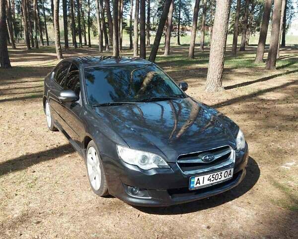 Сірий Субару Легасі, об'ємом двигуна 2 л та пробігом 196 тис. км за 6900 $, фото 1 на Automoto.ua