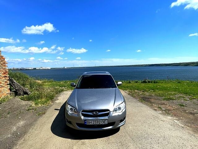 Серый Субару Легаси, объемом двигателя 2 л и пробегом 1590 тыс. км за 7300 $, фото 1 на Automoto.ua