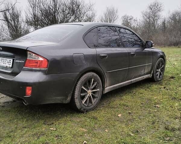 Сірий Субару Легасі, об'ємом двигуна 2 л та пробігом 142 тис. км за 5200 $, фото 1 на Automoto.ua
