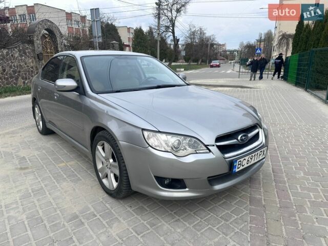Сірий Субару Легасі, об'ємом двигуна 2 л та пробігом 351 тис. км за 4650 $, фото 1 на Automoto.ua