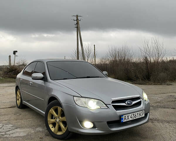 Сірий Субару Легасі, об'ємом двигуна 1.99 л та пробігом 280 тис. км за 5600 $, фото 1 на Automoto.ua