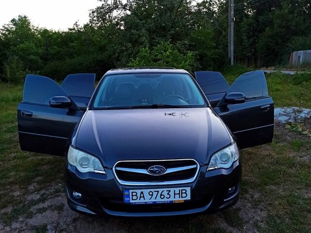 Сірий Субару Легасі, об'ємом двигуна 2 л та пробігом 143 тис. км за 5800 $, фото 1 на Automoto.ua