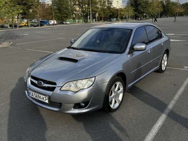 Серый Субару Легаси, объемом двигателя 2 л и пробегом 304 тыс. км за 6000 $, фото 1 на Automoto.ua