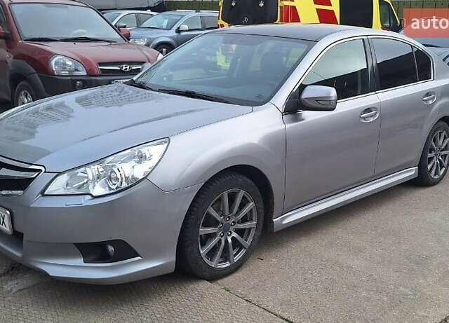 Сірий Субару Легасі, об'ємом двигуна 2.46 л та пробігом 198 тис. км за 7400 $, фото 1 на Automoto.ua