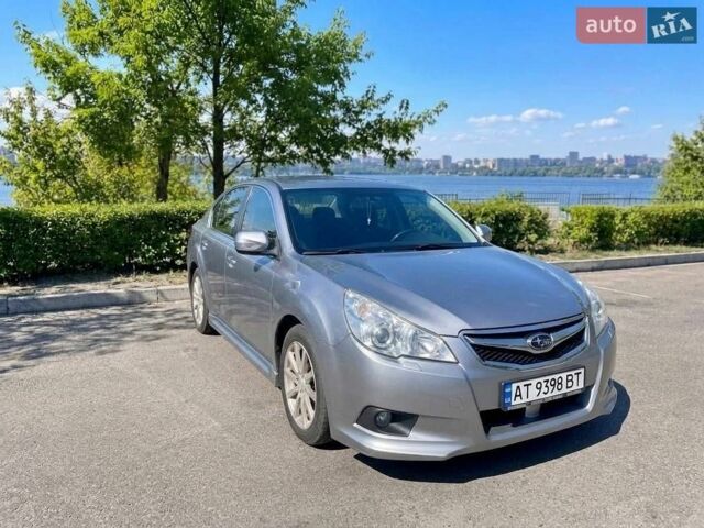 Сірий Субару Легасі, об'ємом двигуна 2 л та пробігом 215 тис. км за 7000 $, фото 1 на Automoto.ua