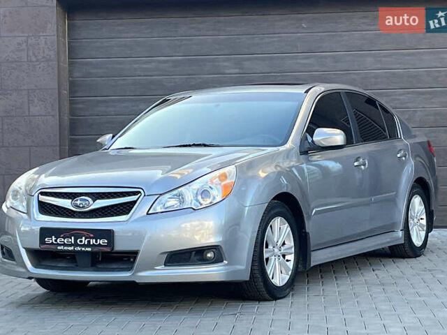 Серый Субару Легаси, объемом двигателя 2.46 л и пробегом 176 тыс. км за 8299 $, фото 1 на Automoto.ua