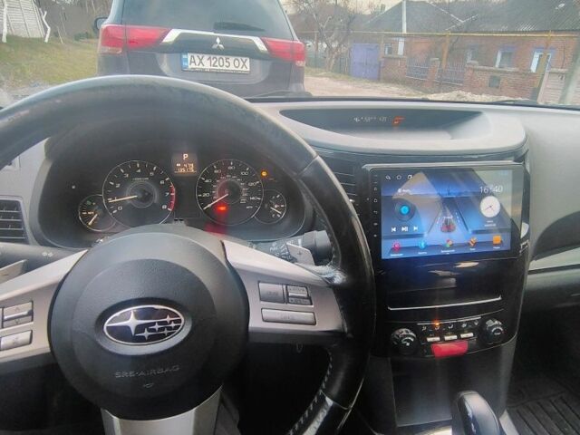 Серый Субару Легаси, объемом двигателя 2.5 л и пробегом 200 тыс. км за 7500 $, фото 1 на Automoto.ua